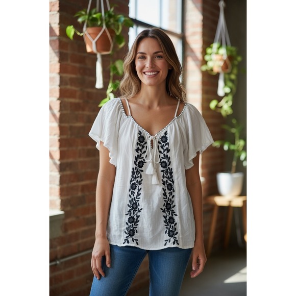 Maurices Womens 2X Embroidered Tassel Tie White Flutter Sleeve Blouse Top - Picture 1 of 4